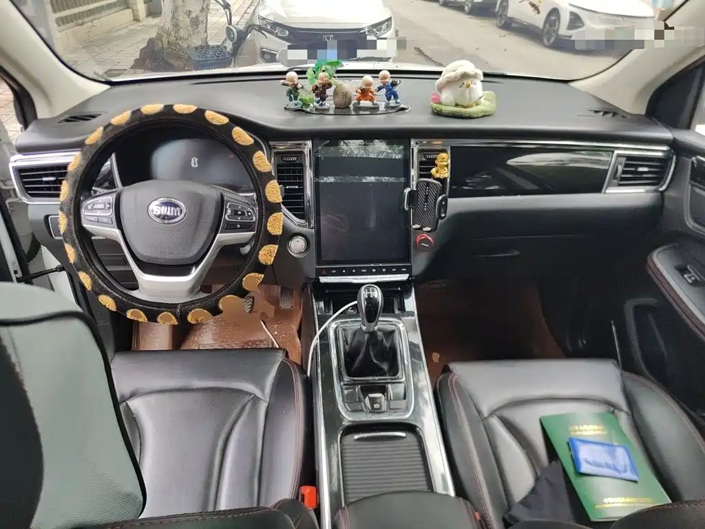 SWM Motor SWM G05 2019 2019 2.0L Manual Luxury Model