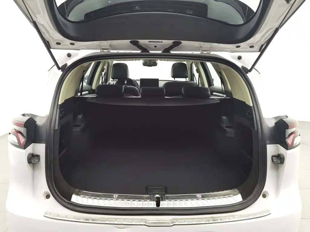 BYD Tang 2020 2019 2.0T Automatic Smart Connect Luxury 5-seater China VI