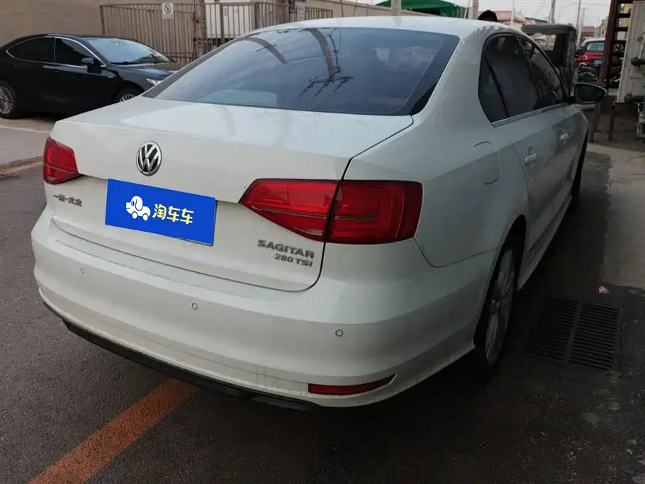 Volkswagen Sagitar 2018 280TSI DSG Spark Edition фото 3