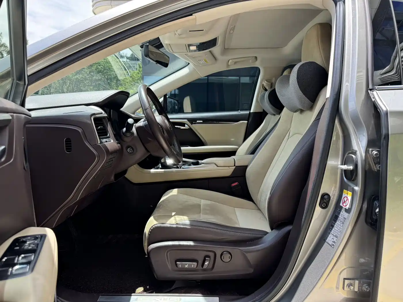 Фото 4 - Lexus RX