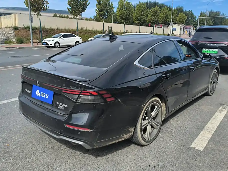 Фото 3 - Honda Accord
