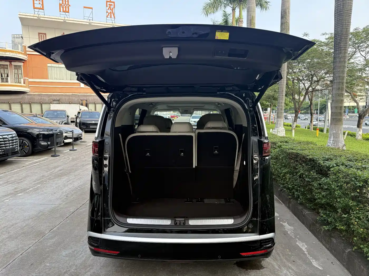 Denza D9 2025 2025 Model DM-i Smart Drive Edition 1020 AWD Flagship