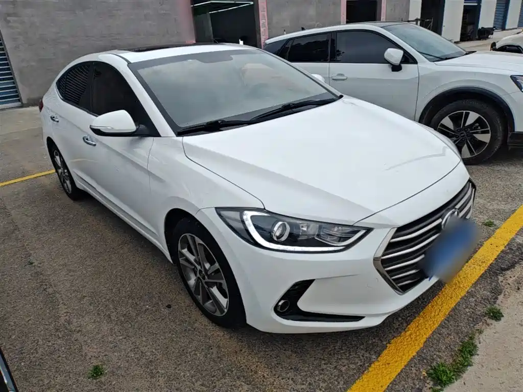 Hyundai Elantra 2016 Model 1.6L Automatic Smart Elite фото 4
