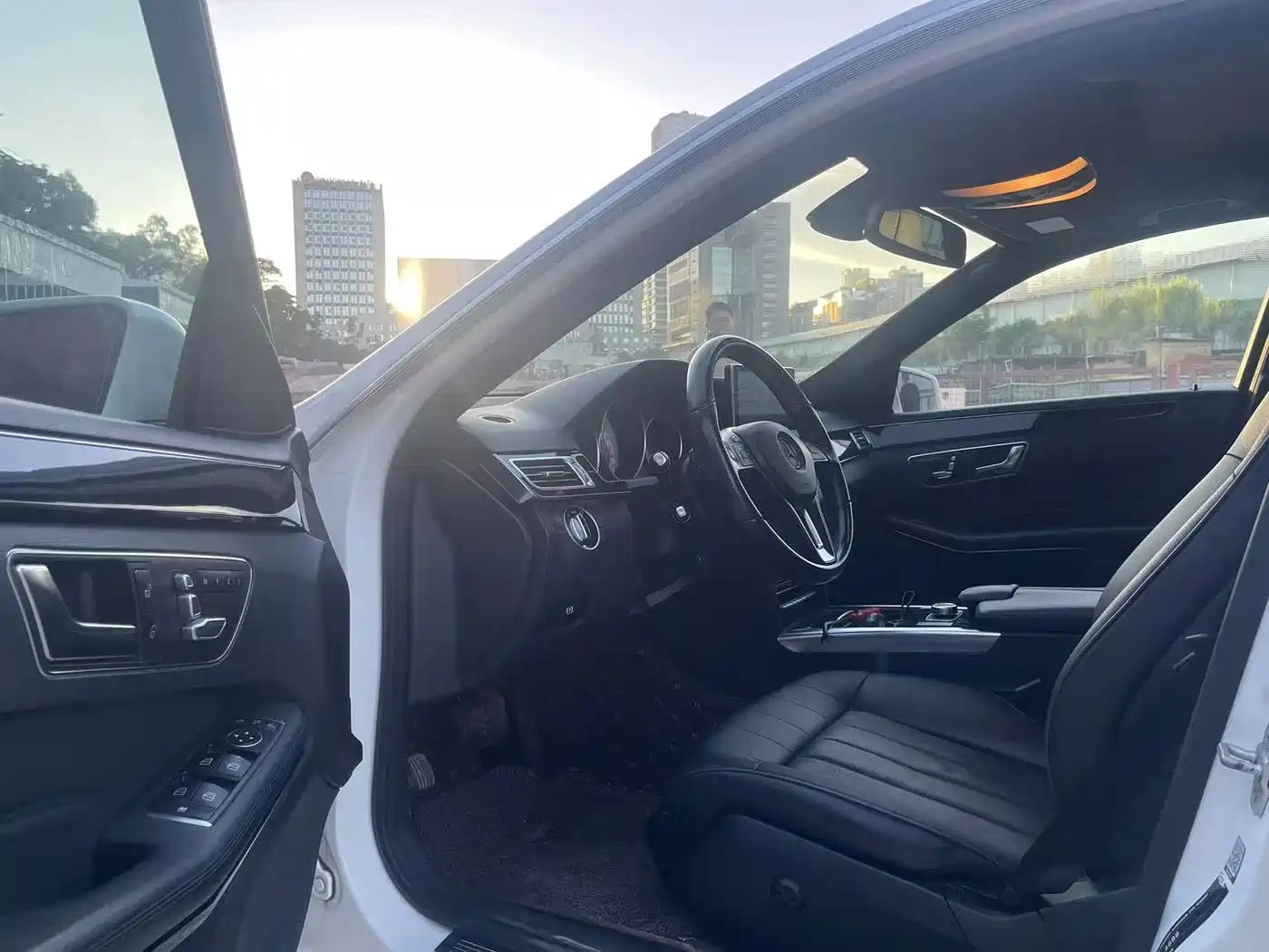 Mercedes-Benz E-Class 2015 Facelift E 260 L Sport фото 3