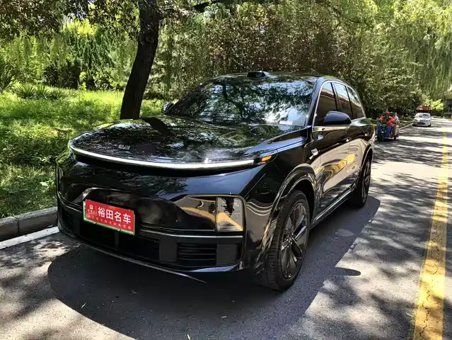 Li Auto Li L8 2025