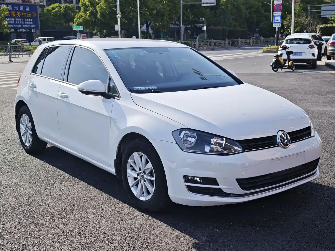 Volkswagen Golf 2016 1.6L Automatic Fashion фото 6