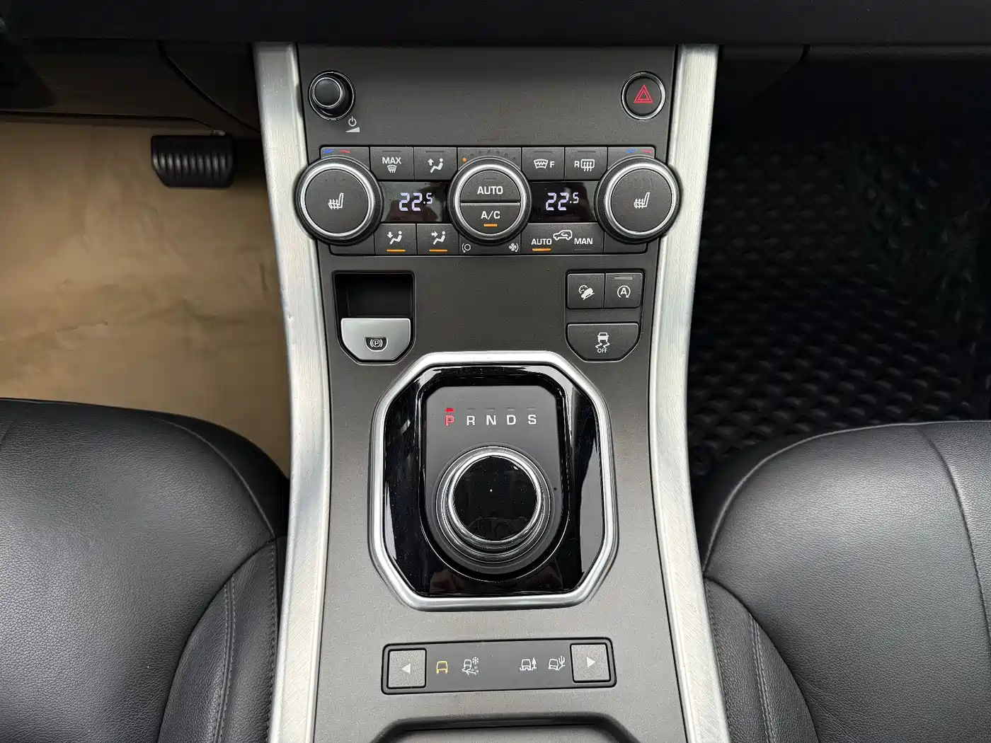 Land Rover Range Rover Evoque 2017 2.0T SE Smart Shine Edition фото 18