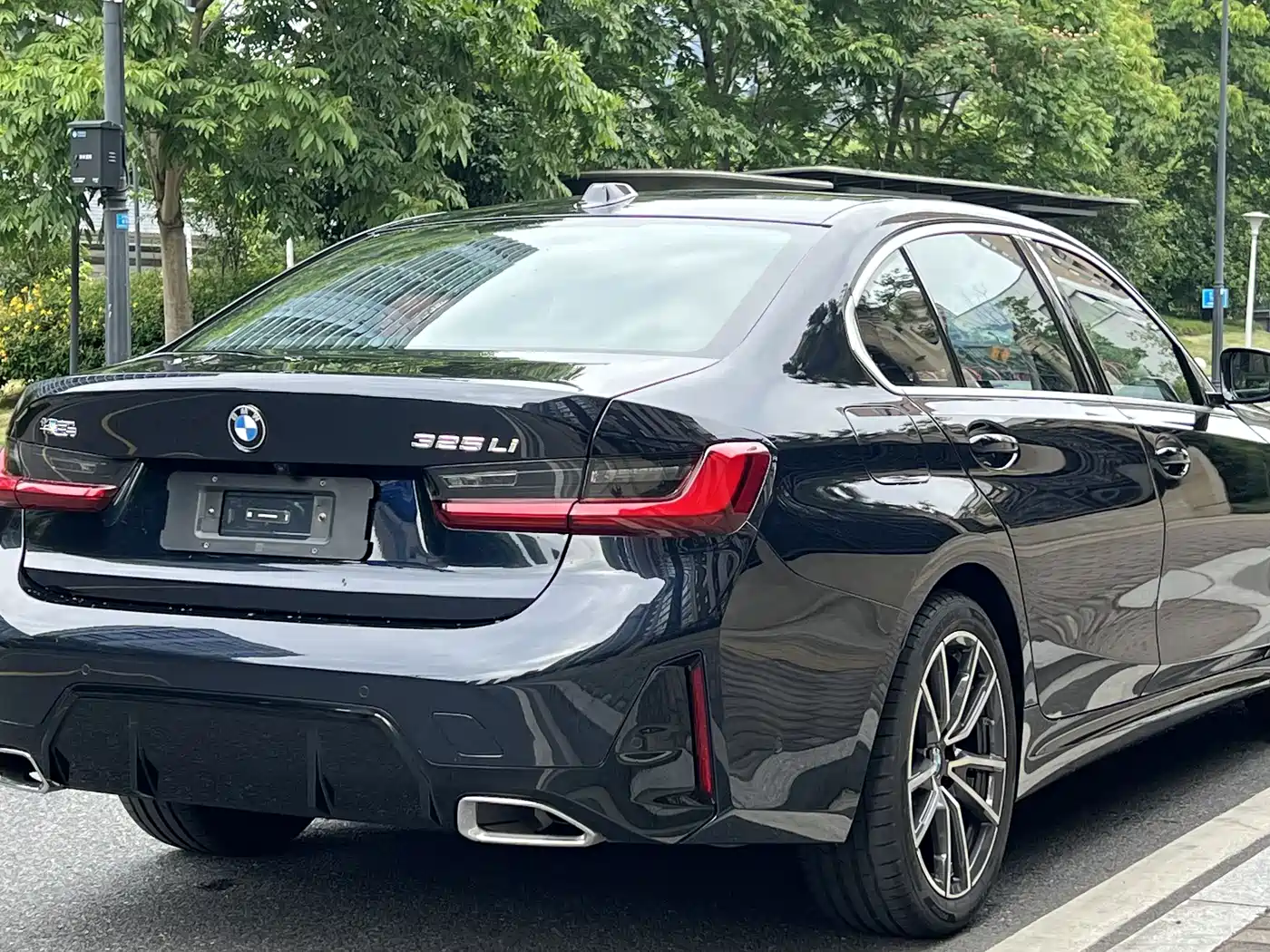 BMW 3-SERIES