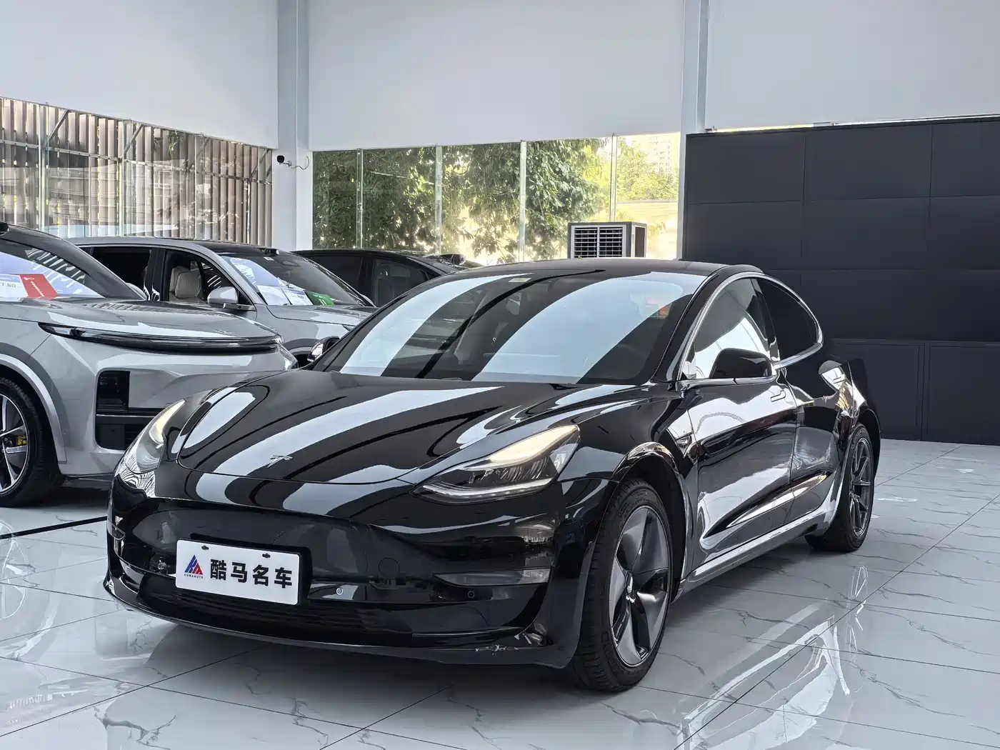 Tesla Model 3 (Import) 2019 2019 Long Range RWD Version