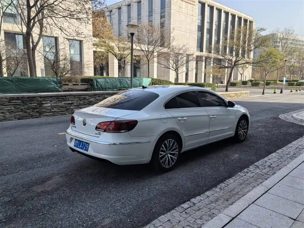 Volkswagen FAW-Volkswagen CC 2016 Model 1.8TSI Luxury фото 4