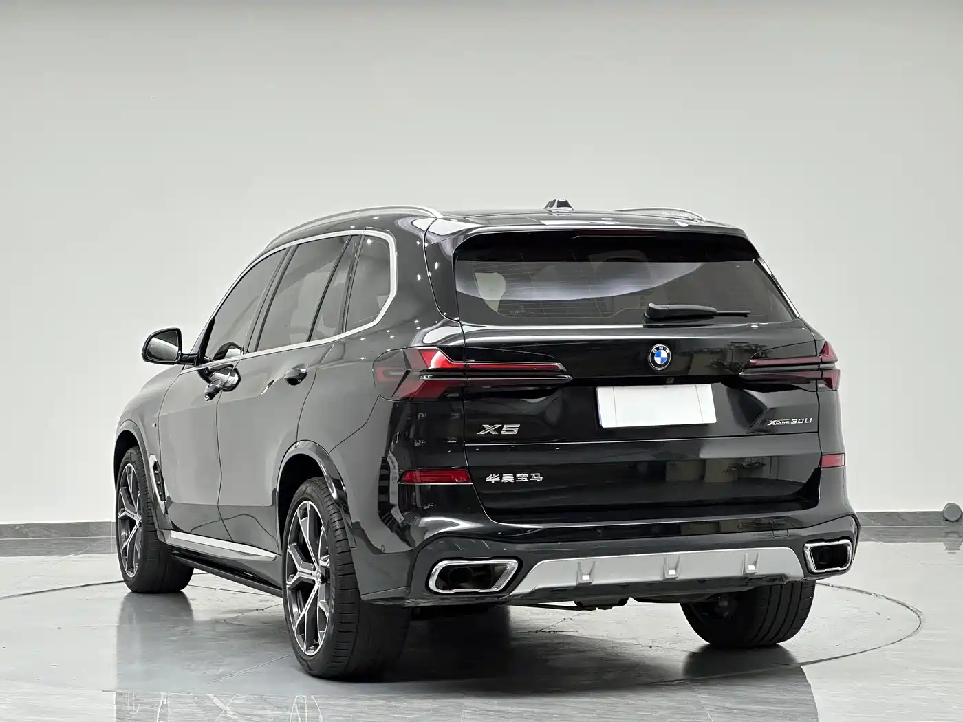 BMW X5 2025 2025 Model xDrive 30Li Exclusive M Sport Blackout Package