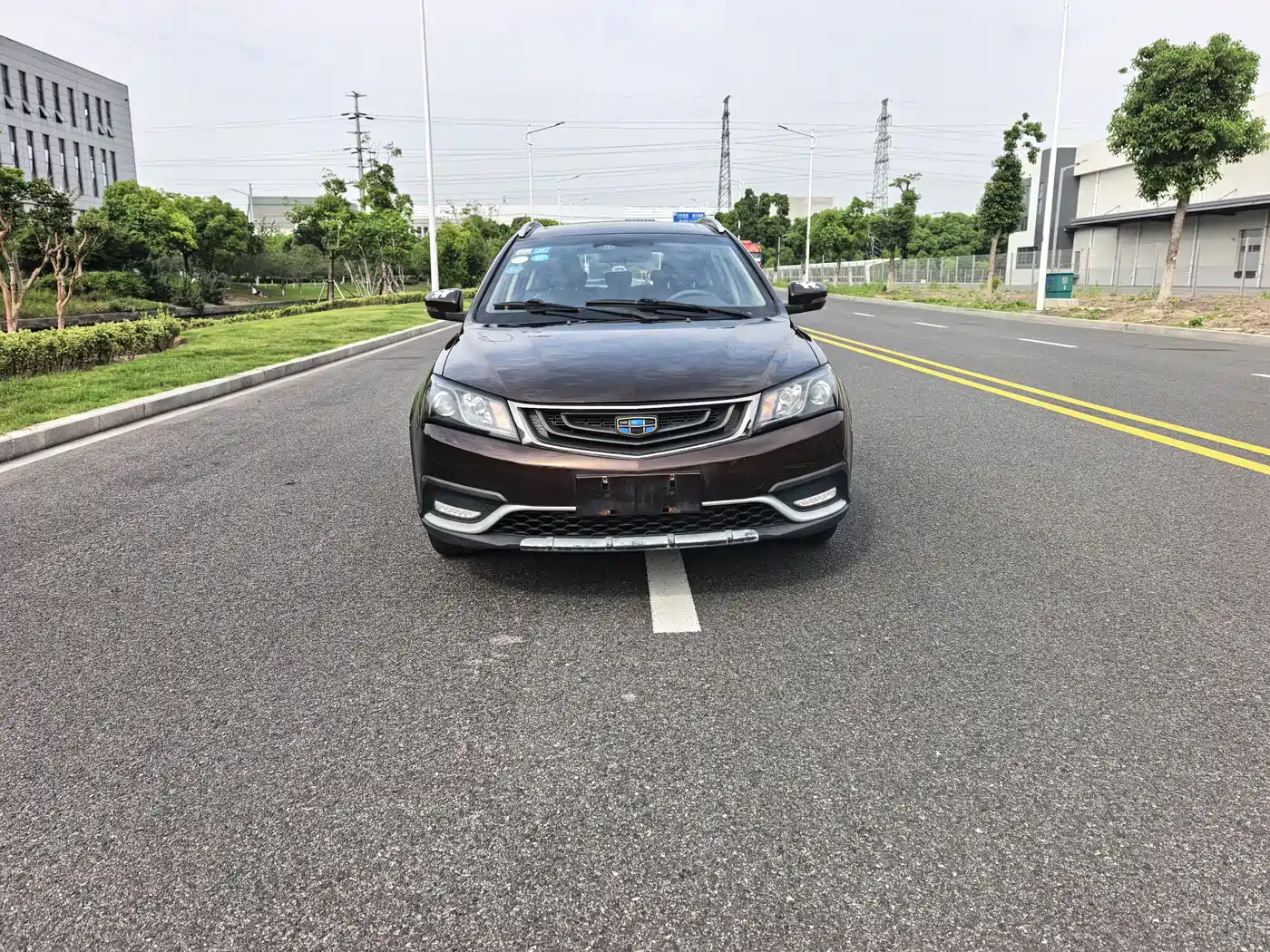 Фото 2 - Geely Emgrand