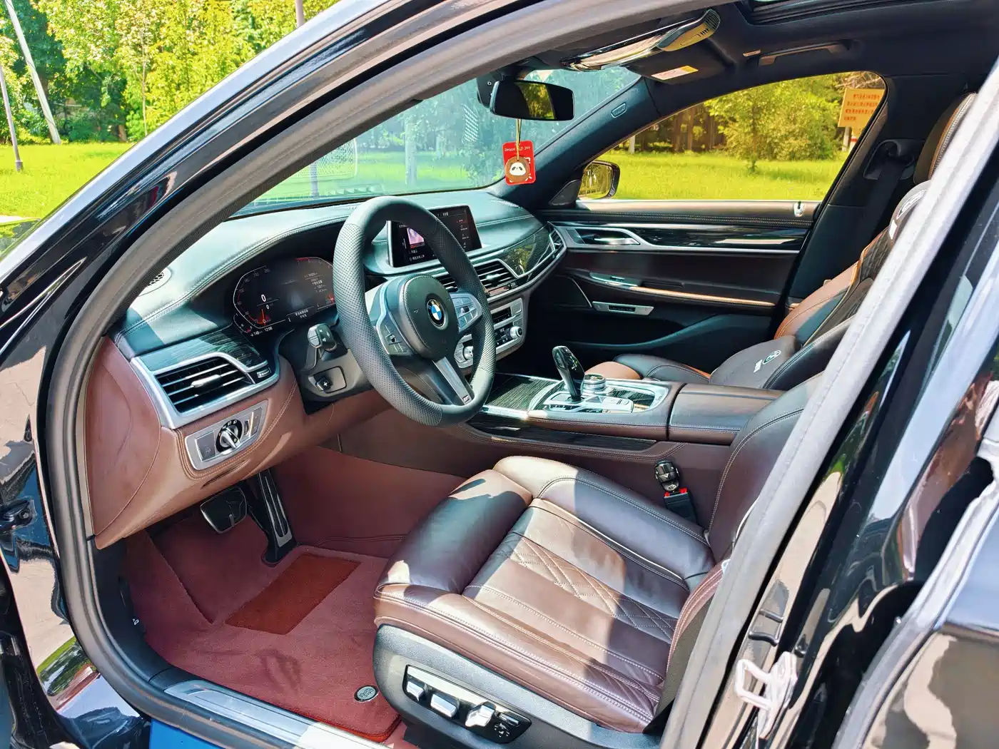 Photo 10 - BMW 7 Series