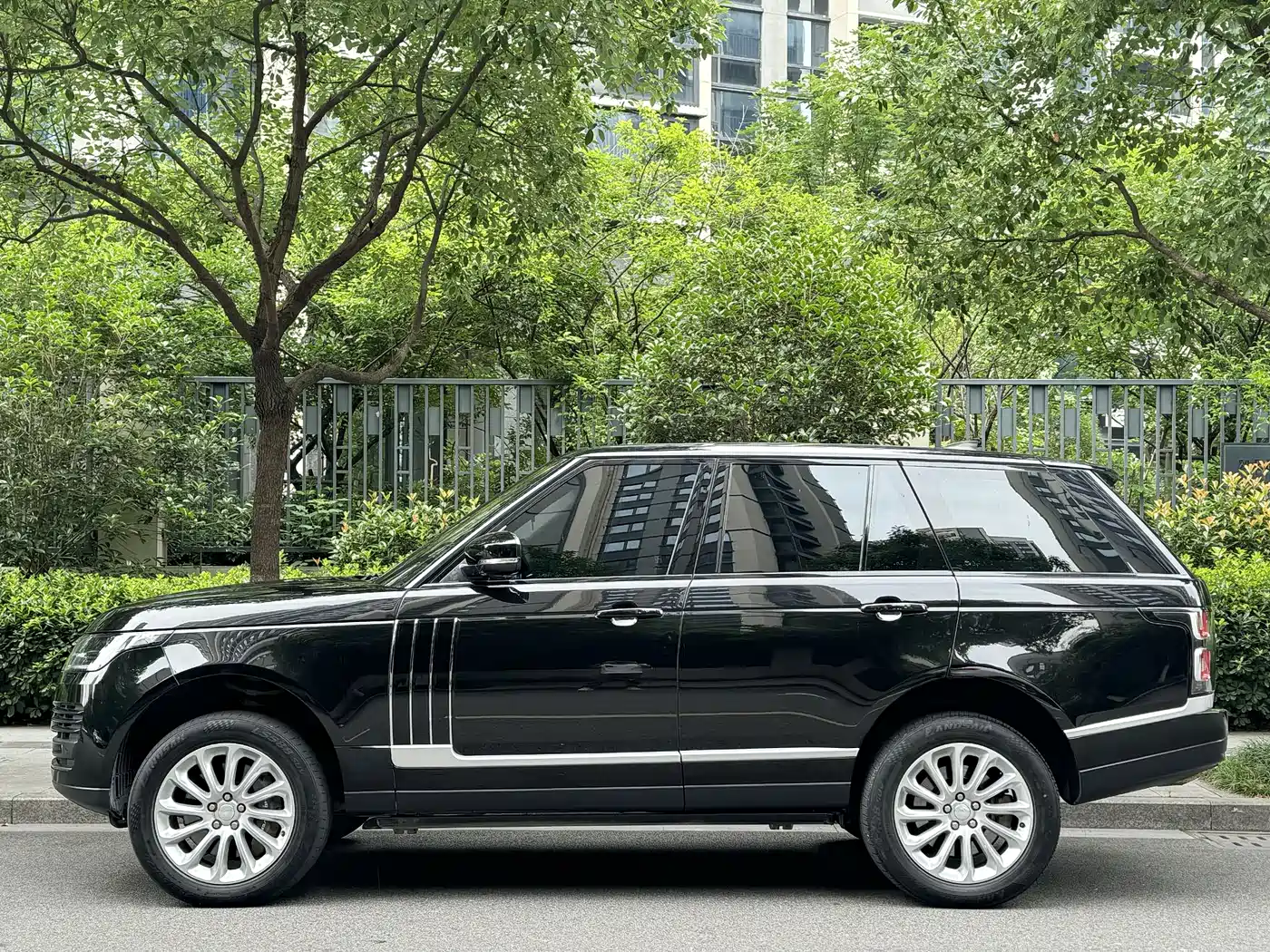 Фото 3 - Land Rover Range Rover