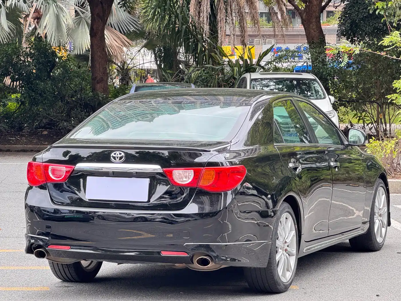 Toyota Reiz 2010 2.5V Style Elite Edition фото 4
