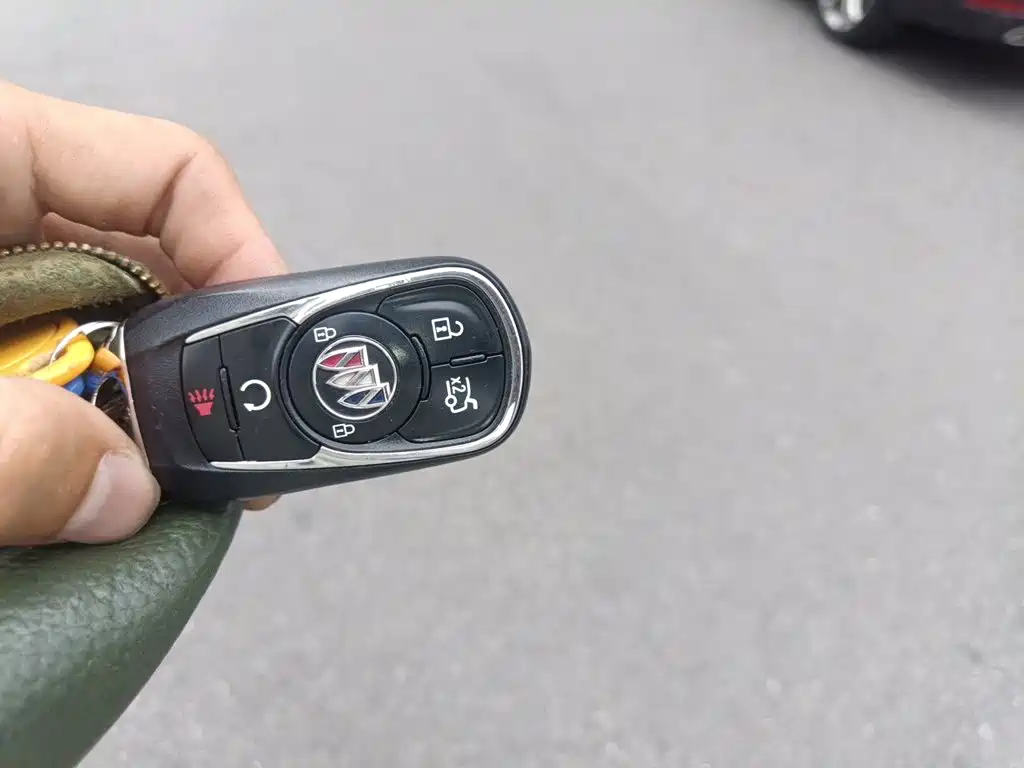 Фото 12 - Buick LaCrosse