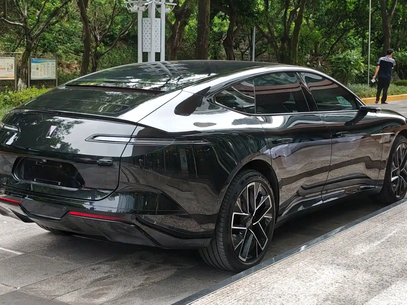 Avatr 12 2026 2025 Facelift Ultra EV AWD