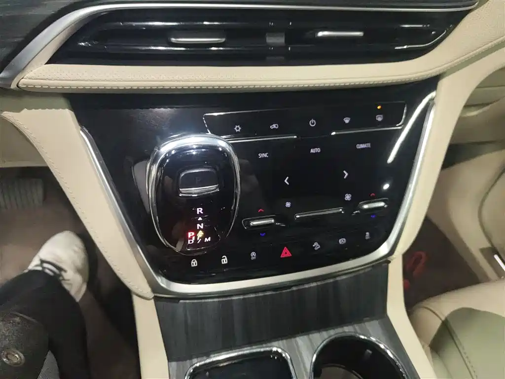 Buick GL8 2022 ES Landmark 653T Flagship фото 12