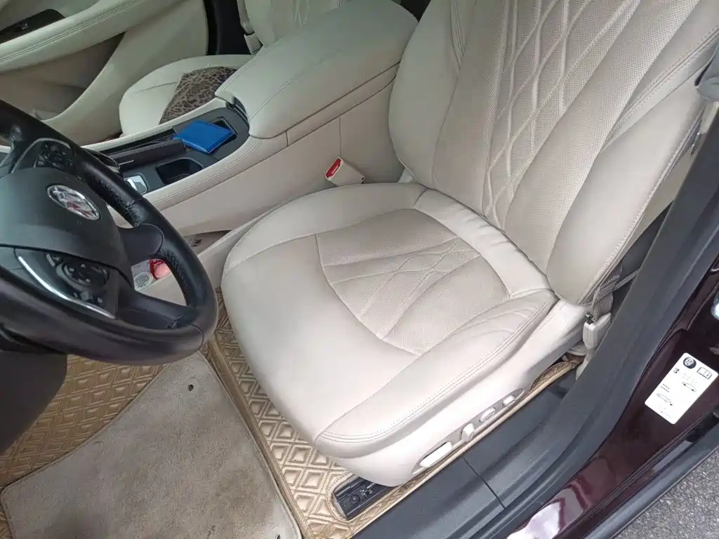 Фото 8 - Buick LaCrosse