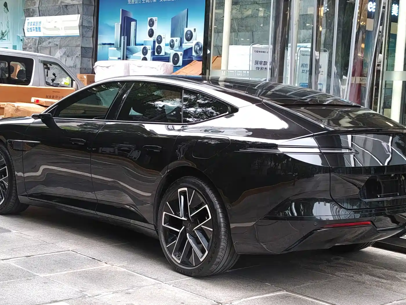 Avatr 12 2026 2025 Facelift Ultra EV AWD