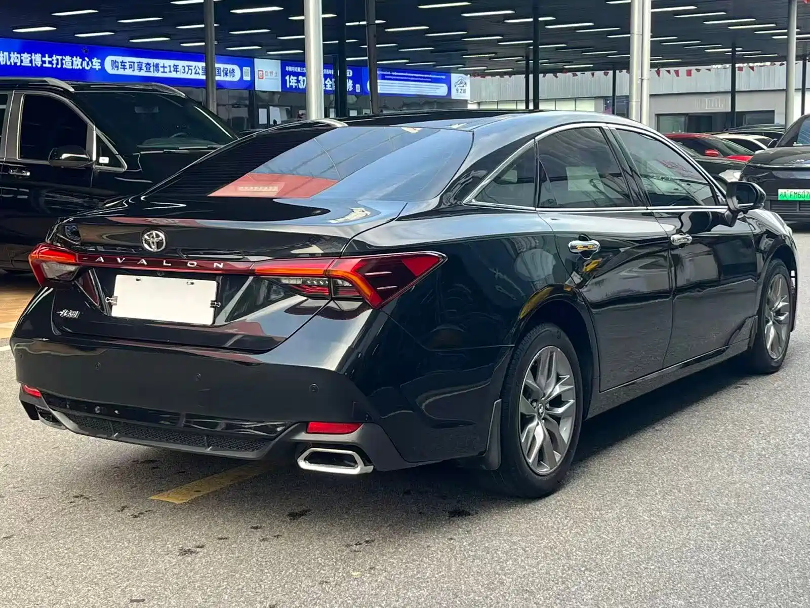 Фото 4 - Toyota Avalon
