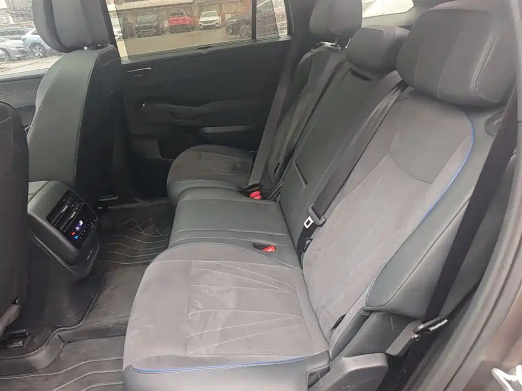 Volkswagen Teramont 2025 Teramont Pro 450TSI 4WD Summit Edition фото 24