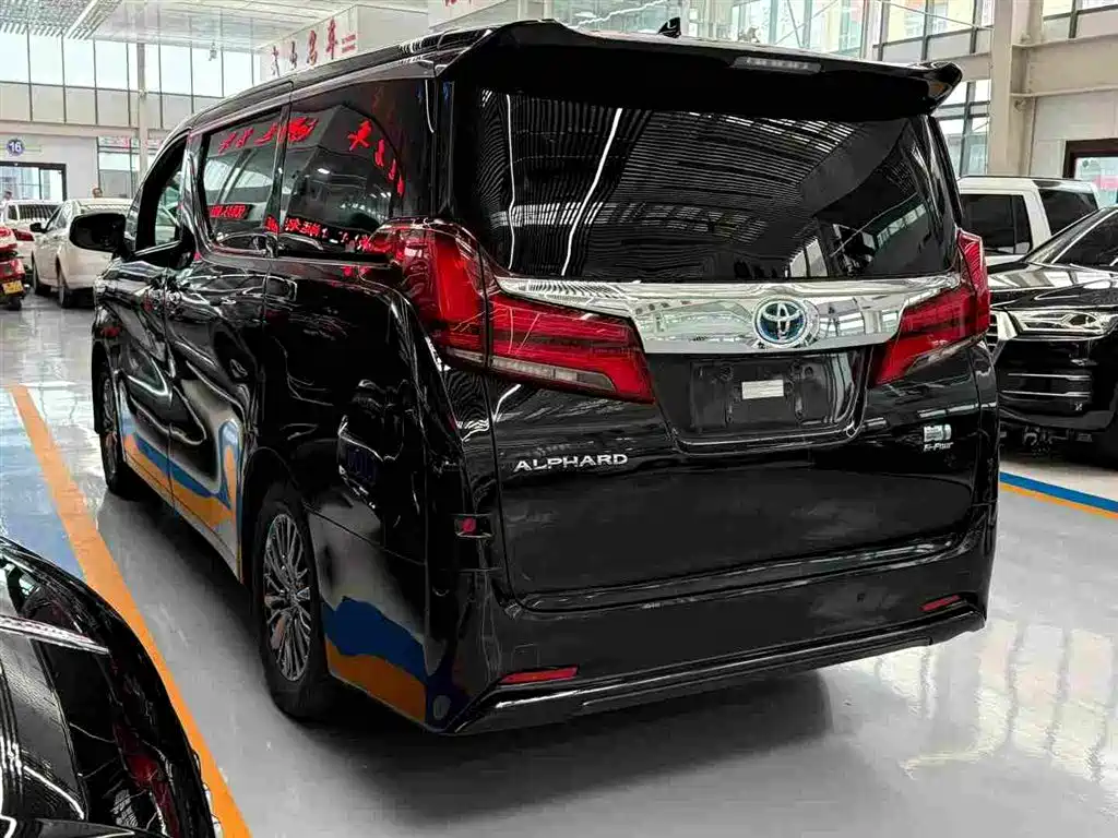 Toyota Alphard 2021 Hybrid 2.5L Luxury фото 7
