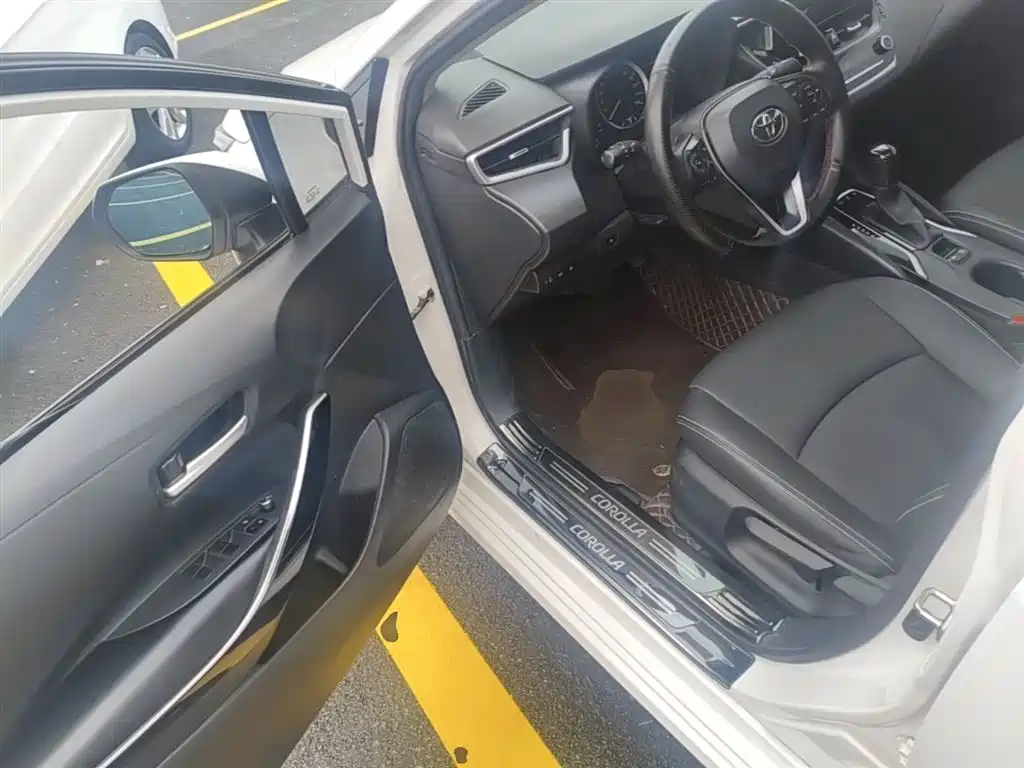 Toyota Corolla 2021 Hybrid 1.8L E-CVT Elite Edition фото 16