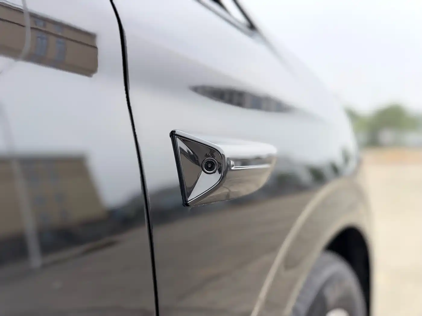 BYD Xia 2025 2025 DM-i 1.5T 180km Surpass Edition