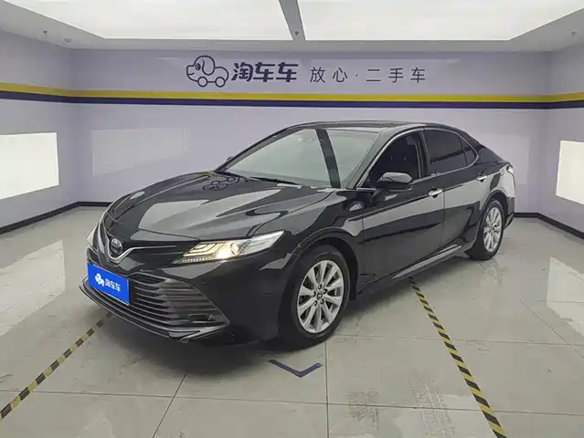 TOYOTA CAMRY