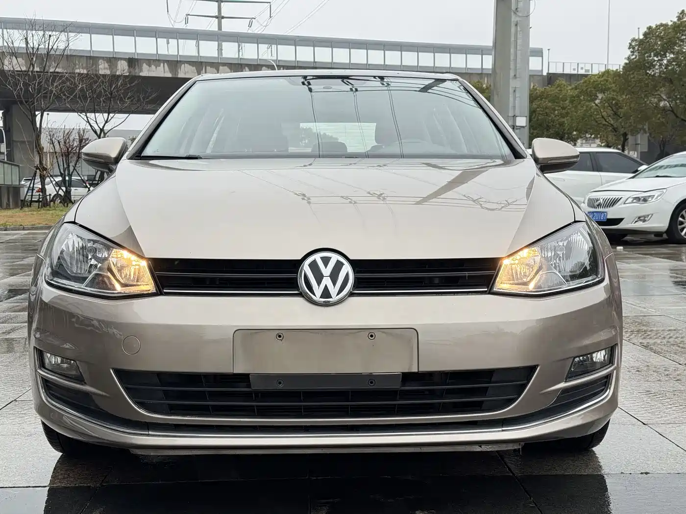 Volkswagen Golf 2016 230TSI Automatic Comfort фото 2