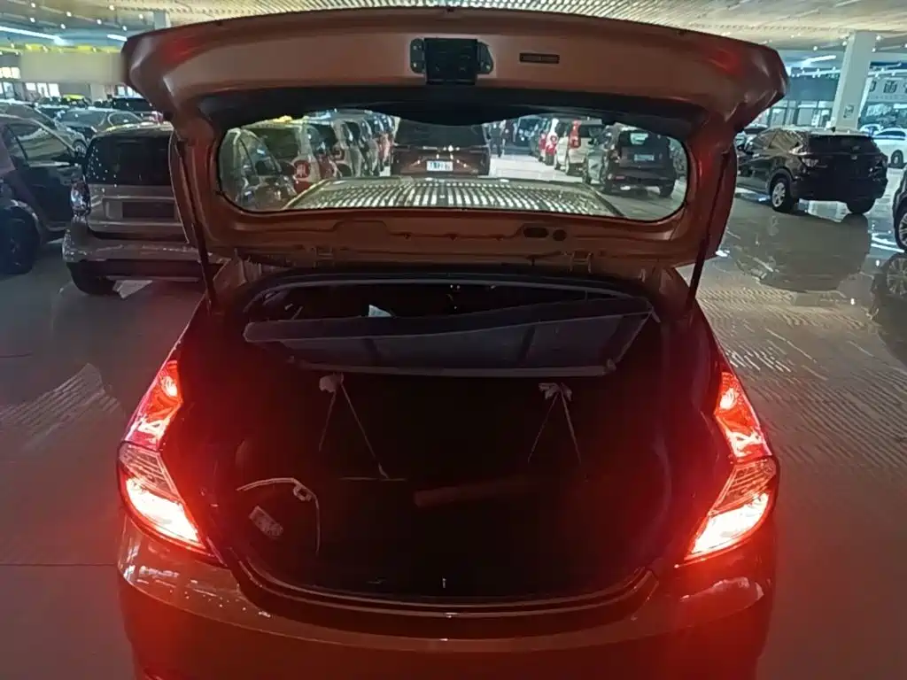 Hyundai Reina 2014 2014 Model 1.4L Automatic GLX