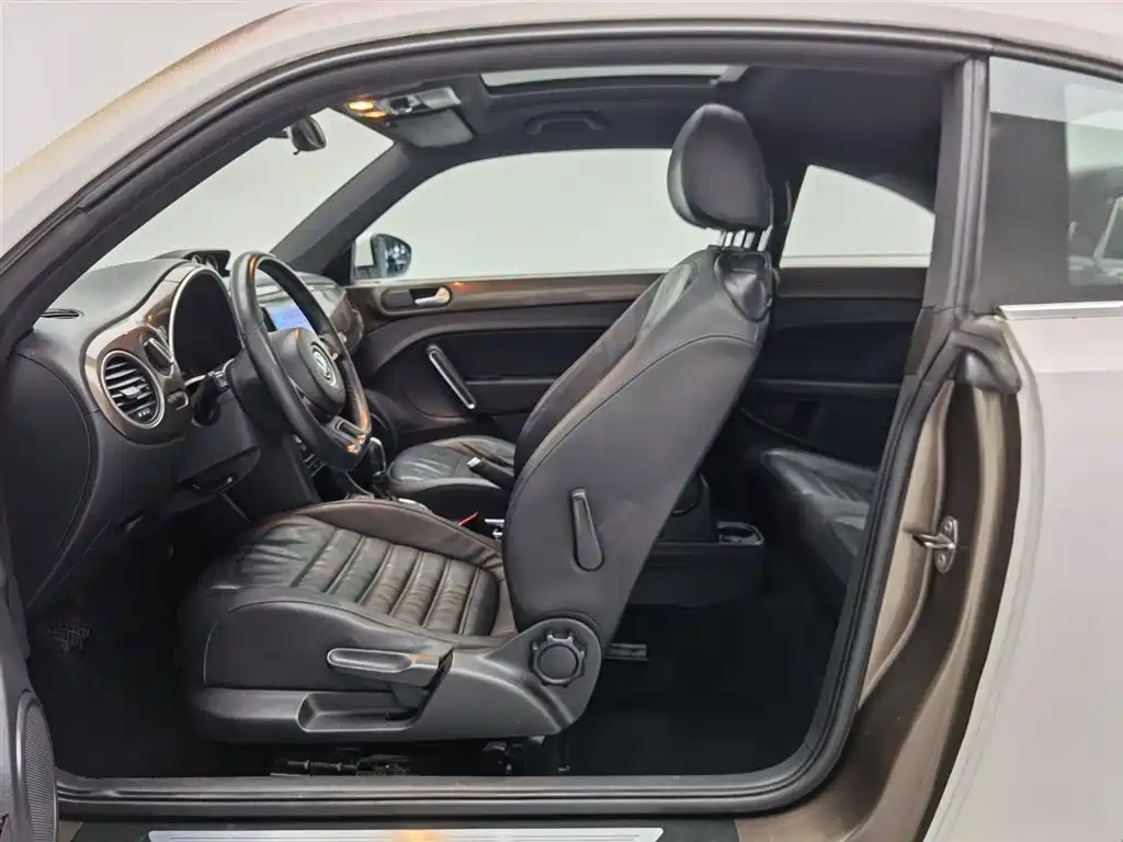 Volkswagen Beetle 2013 1.2TSI Comfort фото 10