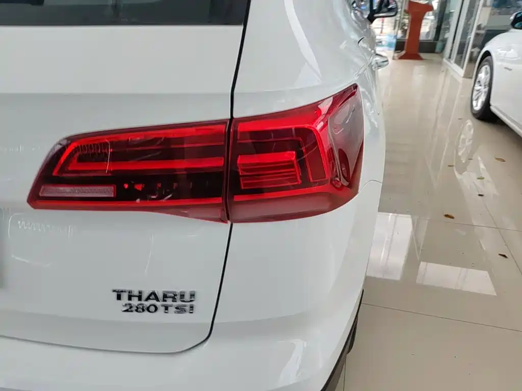 صورة 8 - Volkswagen Tharu