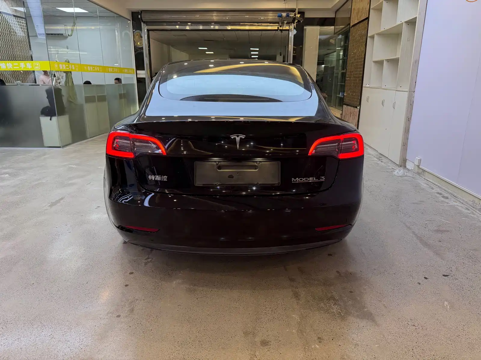 Фото 6 - Tesla Model 3