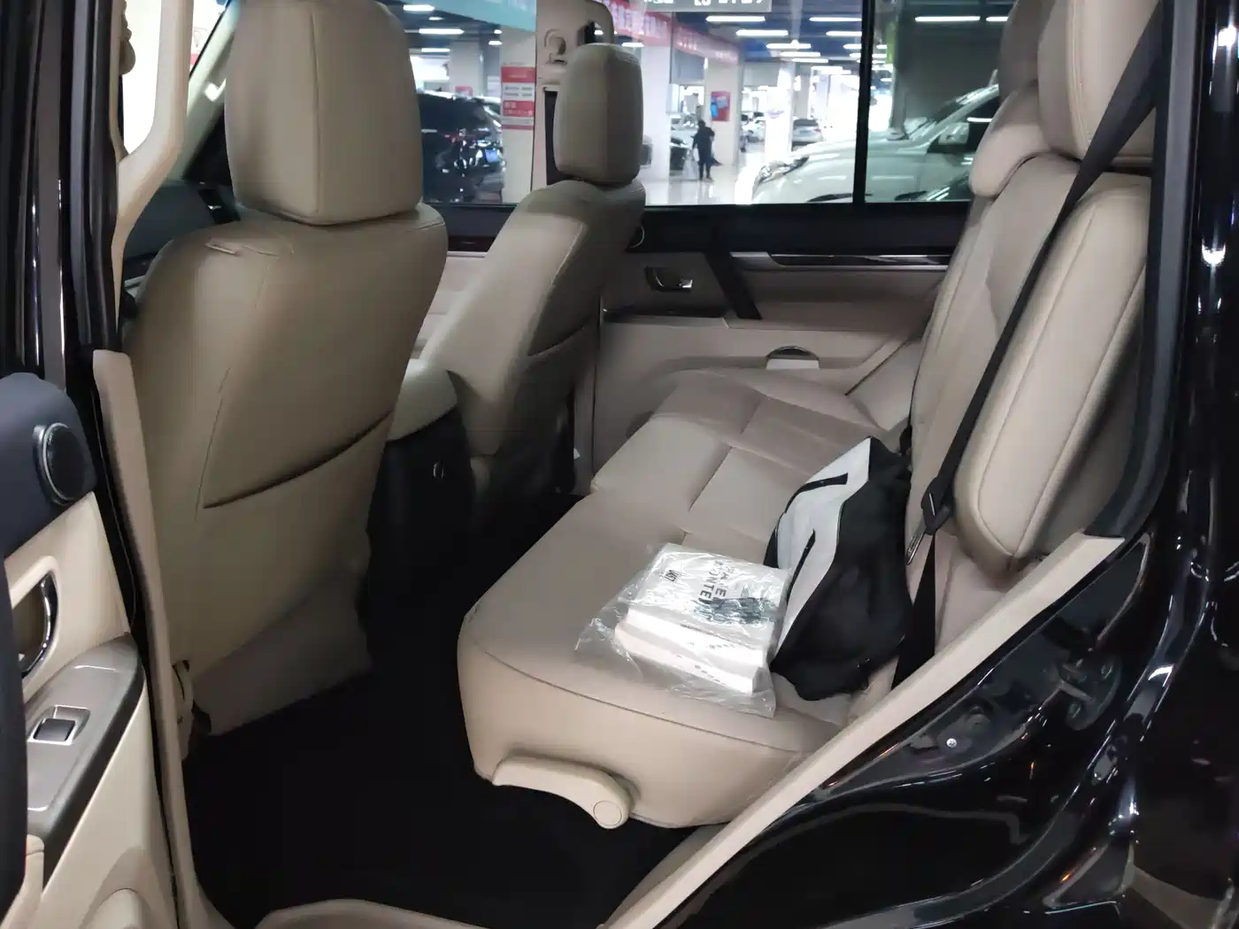 Mitsubishi Pajero (Import) 2020 3.0L Automatic Premium Edition фото 7