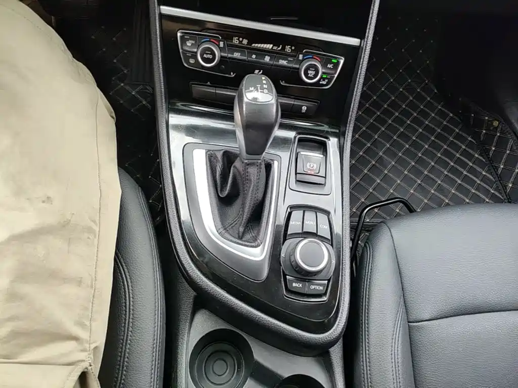 BMW 2 Series Touring 2019 2019 218i Leading