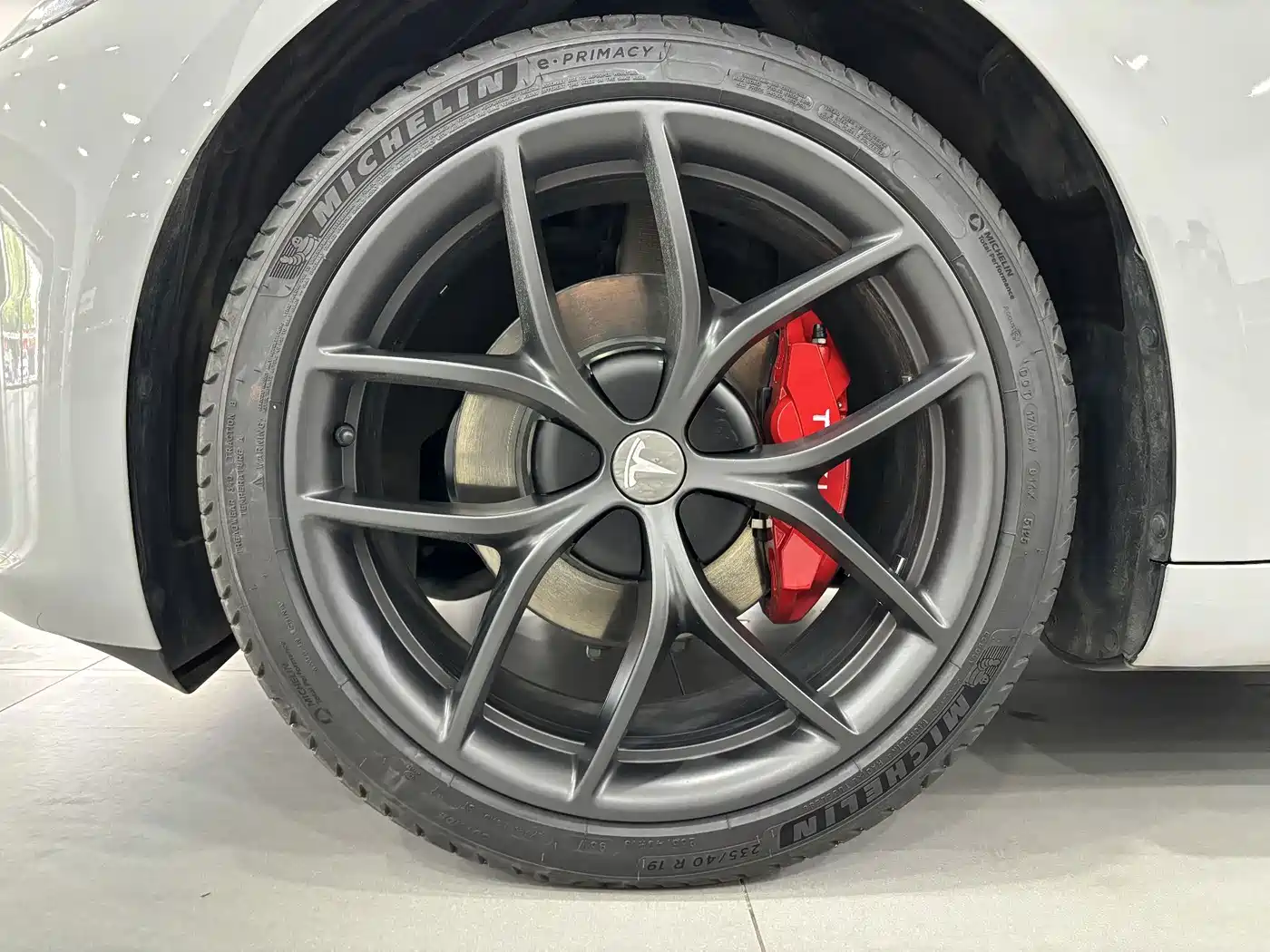 Tesla Model 3 2026 2025 Model Year Facelift Rear-Wheel Drive