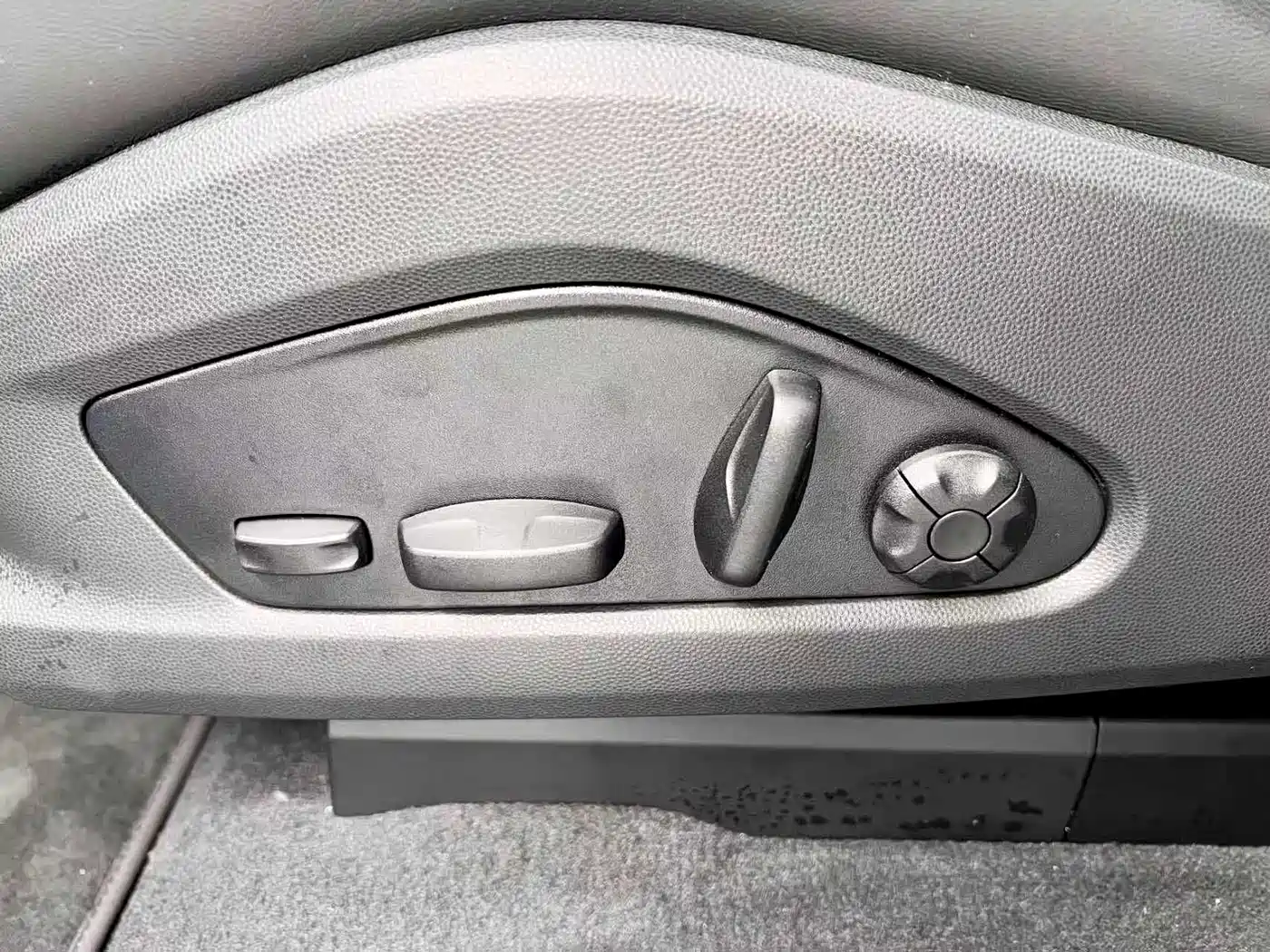 PORSCHE MACAN NEW ENERGY