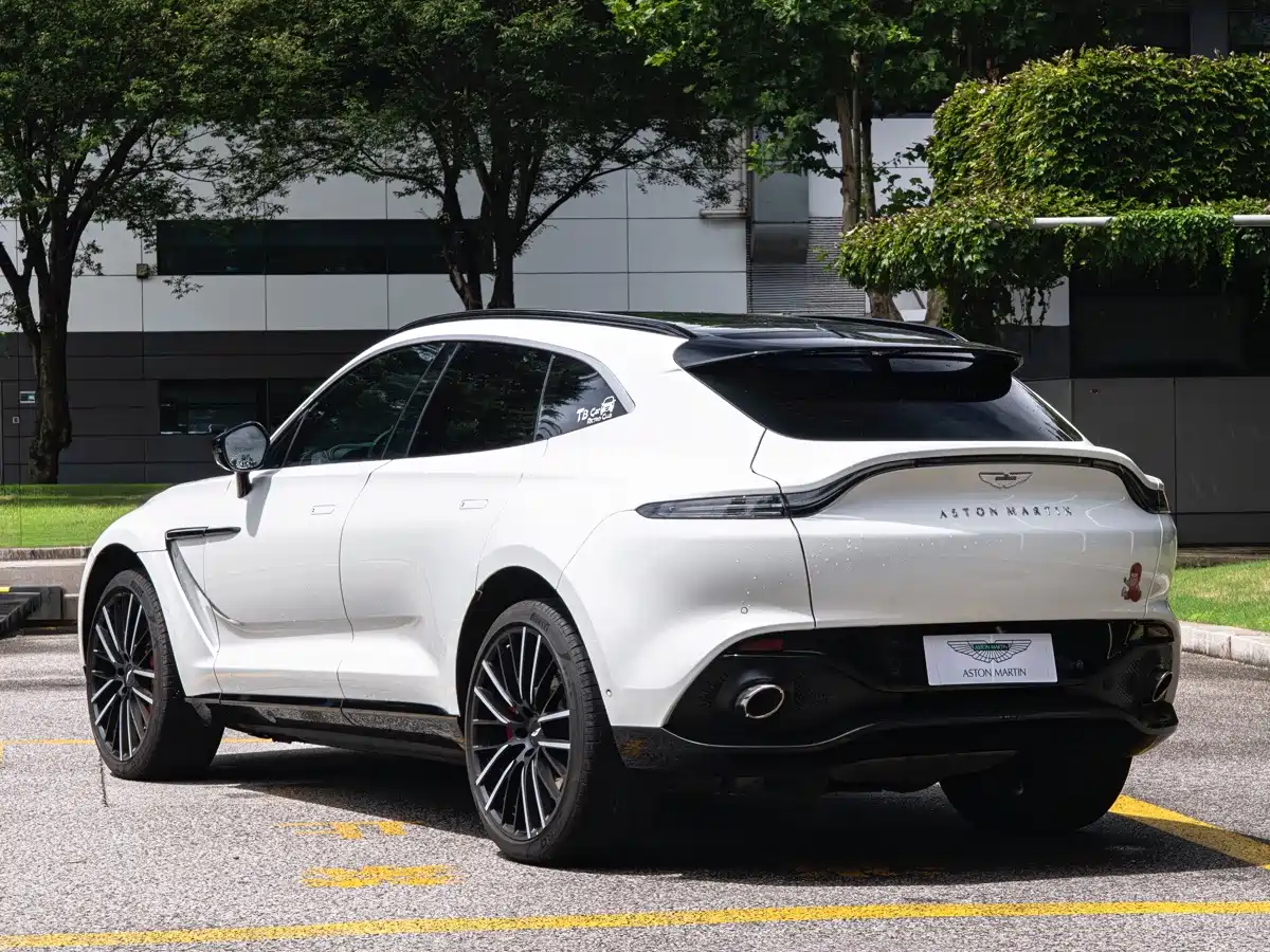 2023 Aston Martin DBX