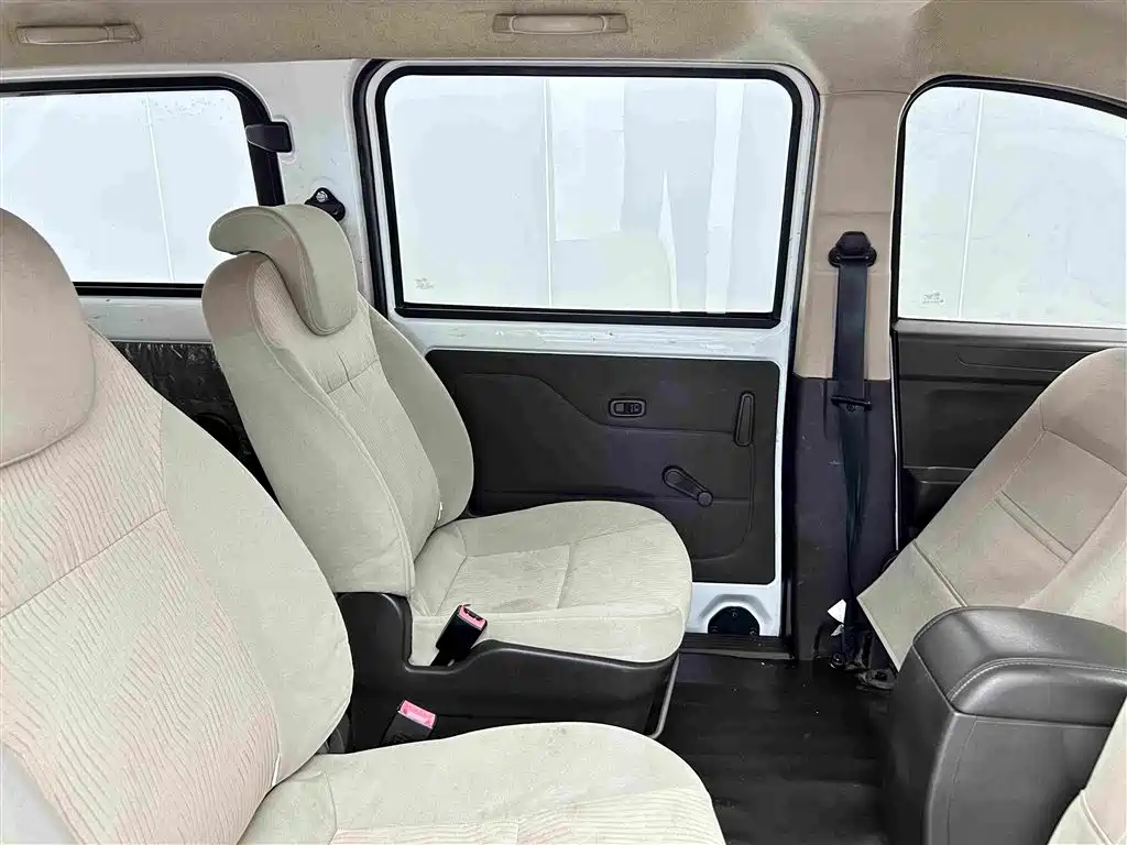 Wuling Motors Wuling Rongguang V 2016 2015 1.5L Standard