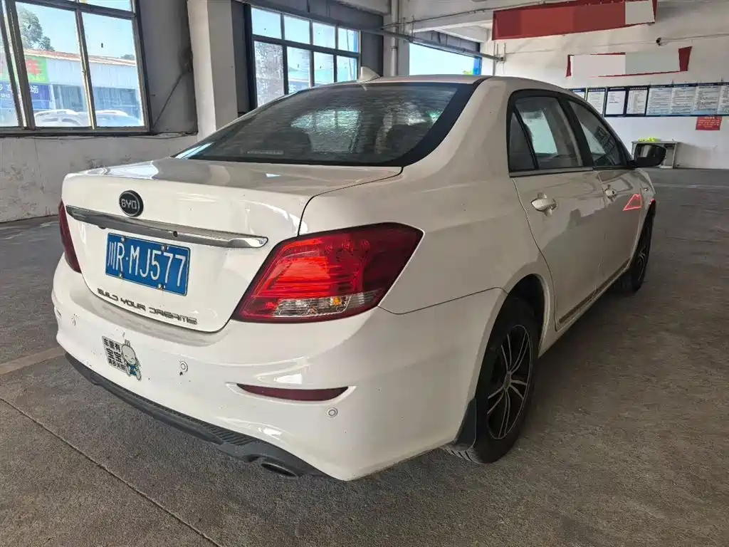 BYD Surui 2015 Facelift 1.5L Manual Comfort фото 3