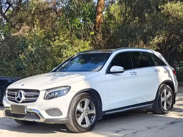 MERCEDES-BENZ GLC