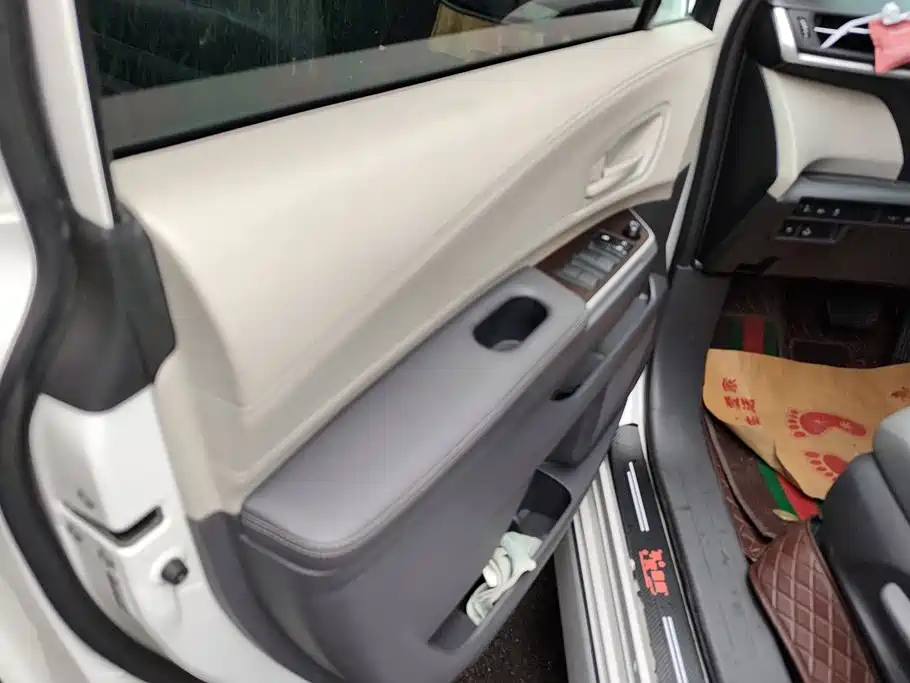 Toyota Granvia 2024 2023 2.5L Hybrid Comfort Edition