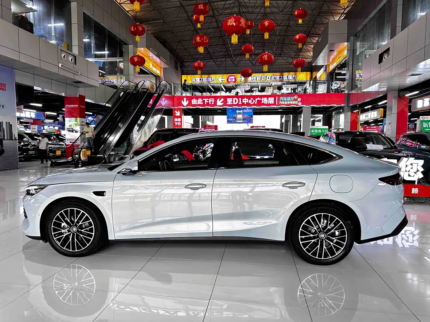 BYD Qin L 2025 2025 DM-i Smart Drive Edition 120KM Excellence Type