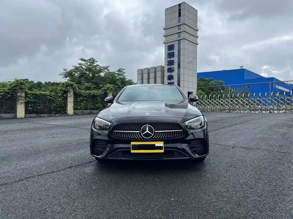 Фото 2 - Mercedes-Benz E-Class (Import)