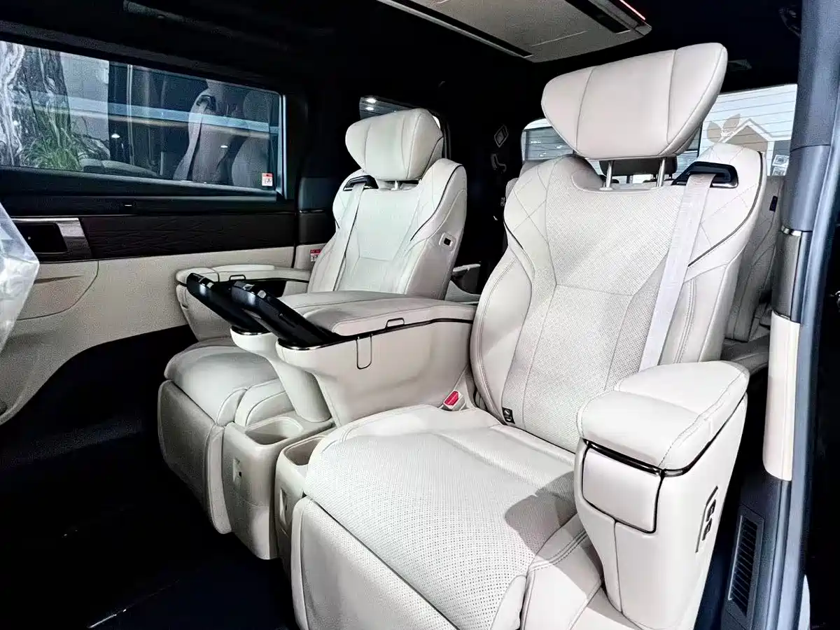 Toyota Alphard 2024 Hybrid 2.5L Ultimate Enjoyment Edition фото 12