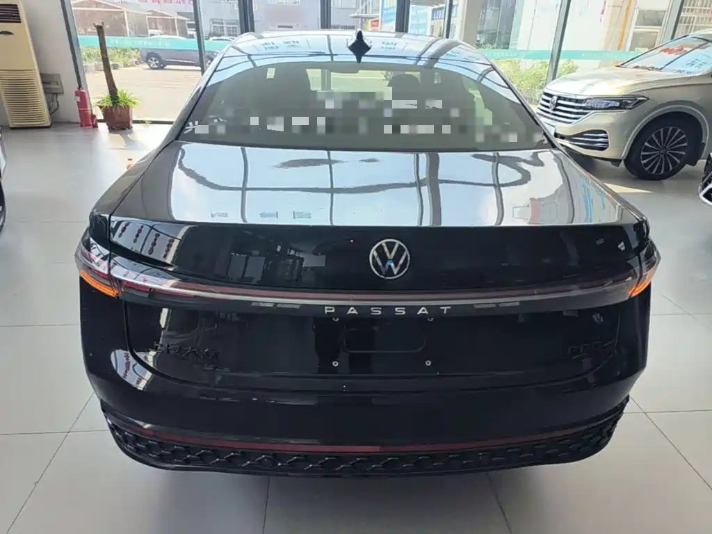 Volkswagen Passat 2025 2026 Pro 380TSI Starlight Dragon Prestige Edition