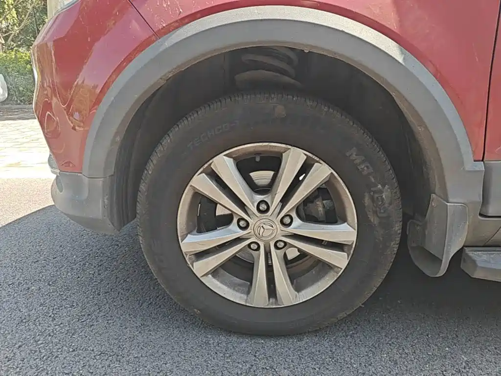 Фото 23 - BAIC Huansu S3