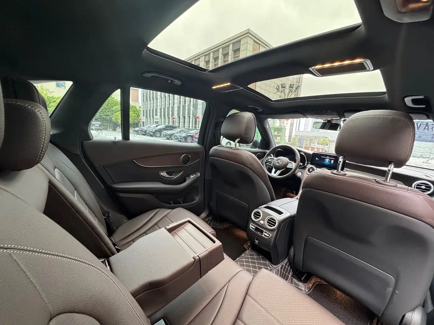 Mercedes-Benz GLC 2022 Facelift GLC 300 L 4MATIC Dynamic Collector's Edition фото 18